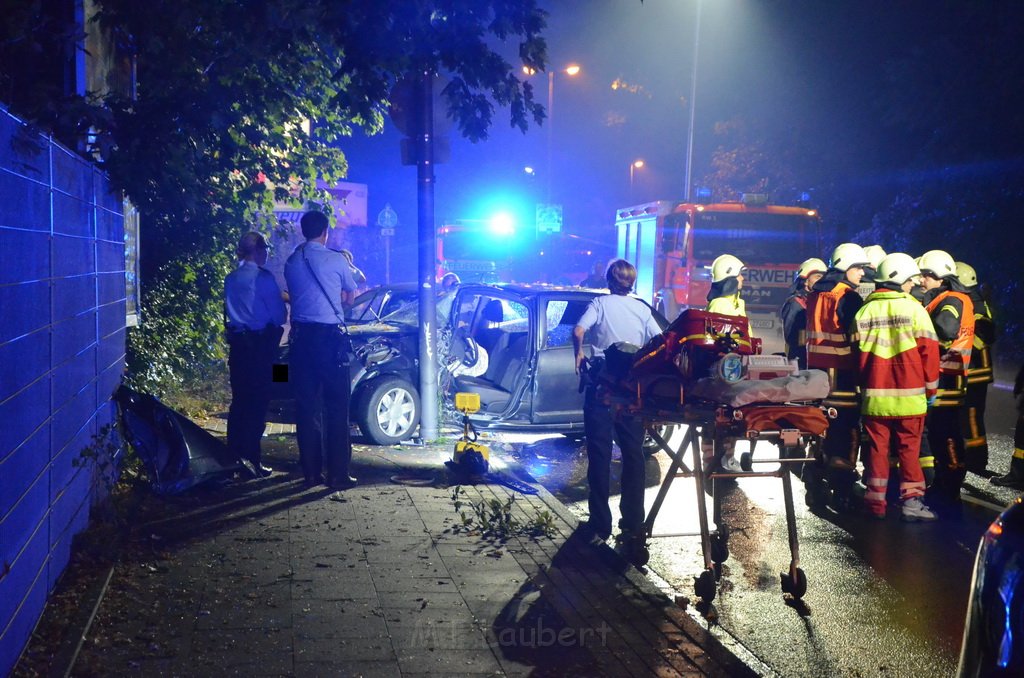 VU Pkw Laterne Koeln Zollstock Bischofsweg P14.JPG - Miklos Laubert